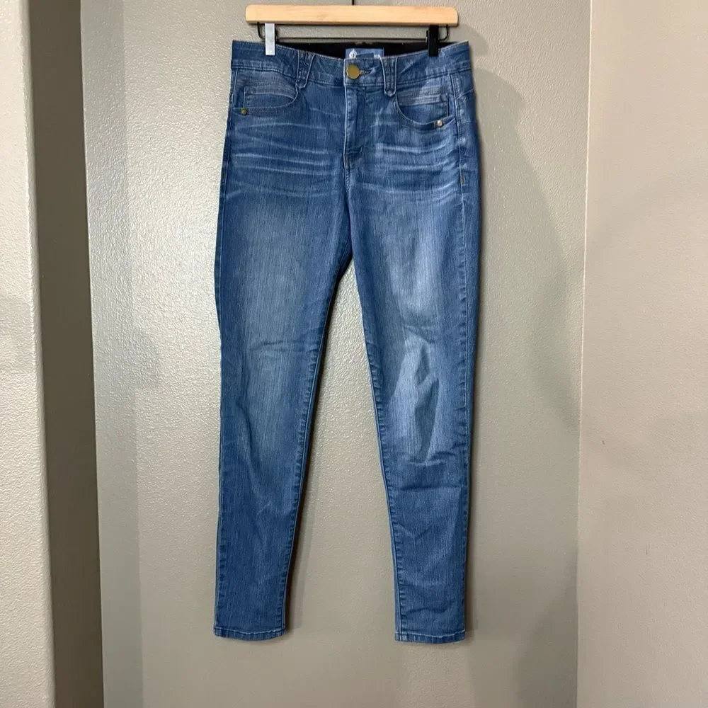 Democracy Blue Skinny Jeans with Tapered Leg